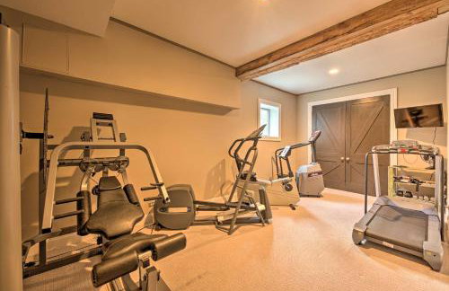 Luxe Barndominium with Home Gym, Theater, and More! - Foto 39