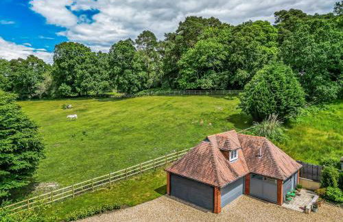 Charming Annexe Lodge with Parking - Pass The Keys - Foto 27