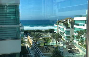 Praia do Santinho, de frente para mar - Foto 18