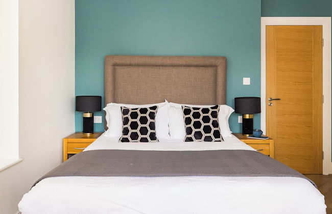 Staines Riverside by Charles Hope - Photo 4