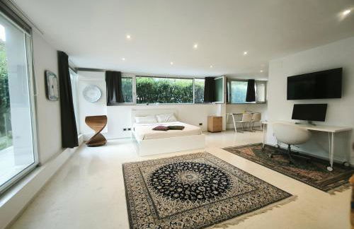 The House of Marbles - Photo 1