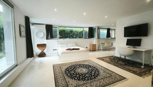 The House of Marbles - Photo 1