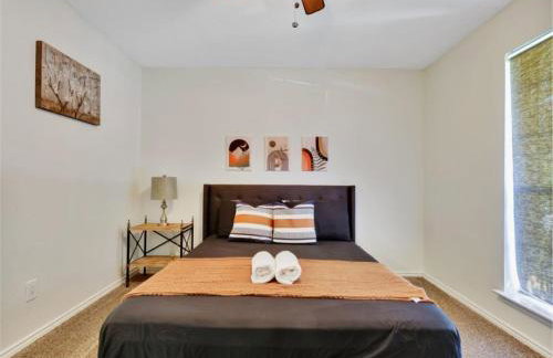 City Gem 4BR with POOL Sleeps 8 - Foto 28