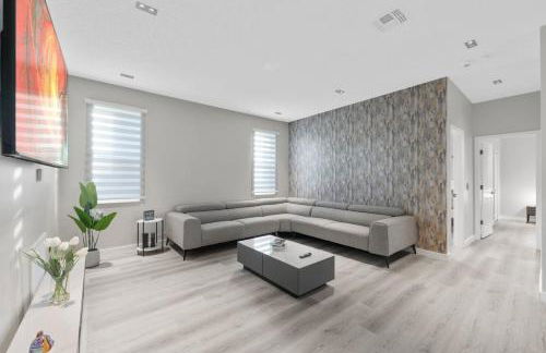 Vacation Sunset Home with Private Pool and Grill 5390 - Photo 8