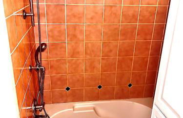 Newly Remodeled spacious units, minutes from mountains, inlet, downtown and airport - Photo 14