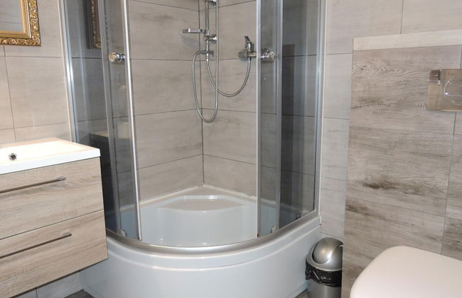 House for 6 With Swimming Pool - Photo 9