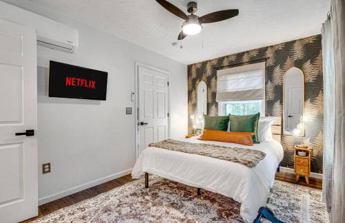 NEW! Shenandoah family & dog friendly cabin - 5 min walk river with private river access, BBQ, playground, fire pit - Foto 5