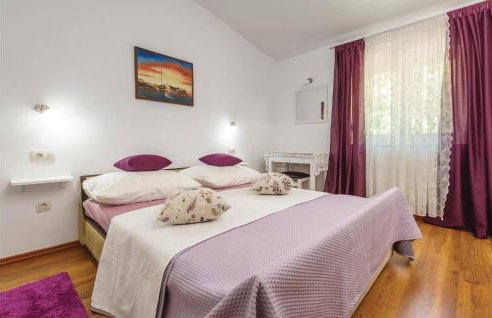 One-Bedroom Apartment In Ostrvica - Photo 2