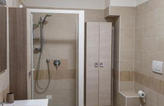 Reno River House - TWA - Photo 10