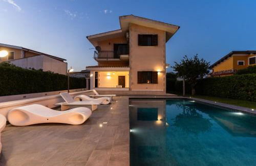 Deep Blue Sea - Photo 8