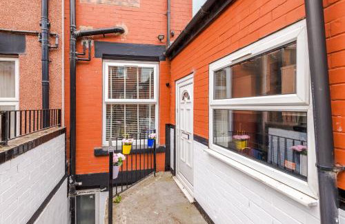 Spacious 5 bedroom house near Leeds City Centre sleeps 12 suits contractors with free parking - Foto 58