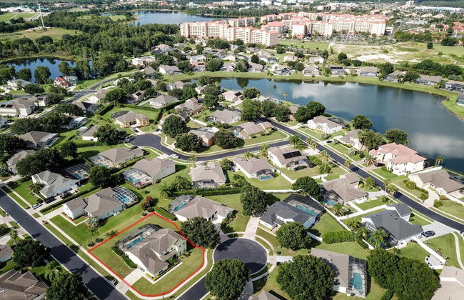 Fantastic 7 Bed 6 Bath in Prestigious Gated Comm - Foto 67