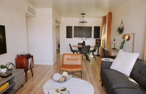 The White House, A Unique ABQ Stay in Central Location near Uptown - Foto 39