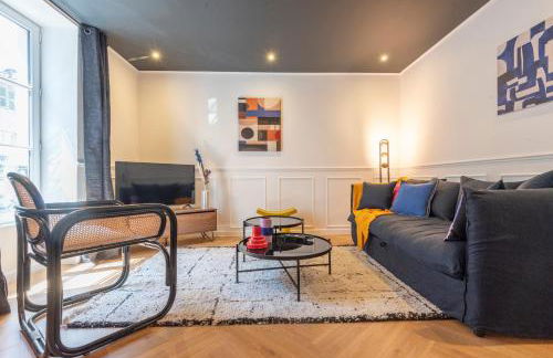 Le Cosy Chic . Proche gare . Centre-ville Mâcon . Neuf . Climatisation . Design . Wifi . - Foto 7