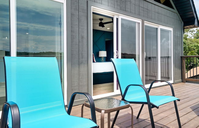 Luxury Lakehouse - Photo 77