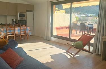 Sunny Relaxing Penthouse Costa Brava, Sea & Mountain Views, Huge Terrace, Fiber 1GB - Foto 40