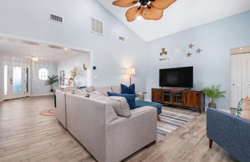 Nautical Escape! Private pool home with a tropical backyard oasis! - Foto 7