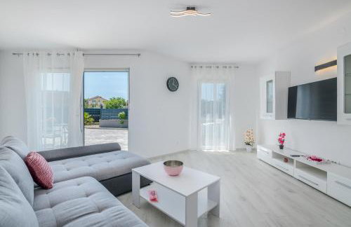 Apartments Villa "Aurea" with pool - Photo 39