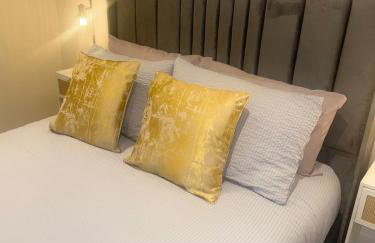 New 2-bed 2-bath detached flat with garden - Photo 8