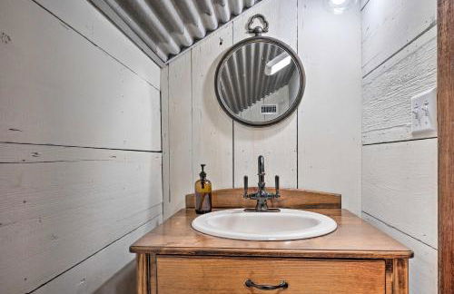 Hot Tub and Game Room! Family Schulenburg Retreat - Foto 28