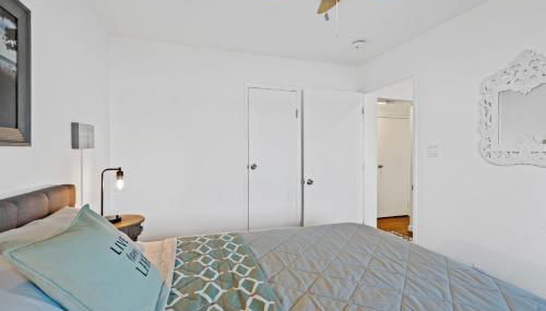 Lakefront, Private dock, ensuite-unit, King bed, Free EV charger, Boat Friendly - Foto 5