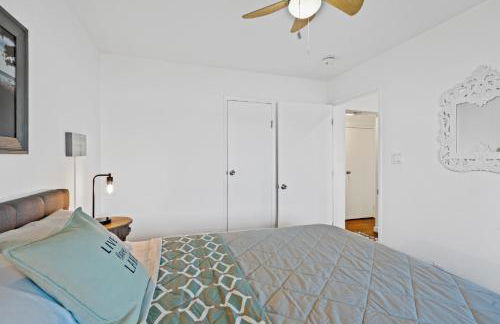 Lakefront, Private dock, ensuite-unit, King bed, Free EV charger, Boat Friendly - Foto 5