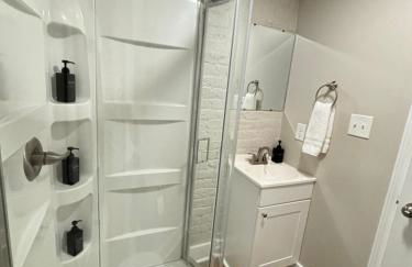 1920 Brick House-Hot Tub-Outdoor Brickoven Pizza-Pets-Breweries - Foto 26