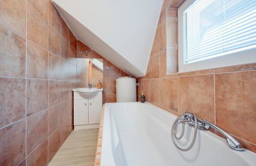 Private Villa with Pool and Jacuzzi Dreamy Hill - Foto 28