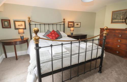 Cwmalis Hall - Photo 18