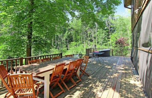Secluded cabin on 10 acres - hot tub & game room! - Foto 27