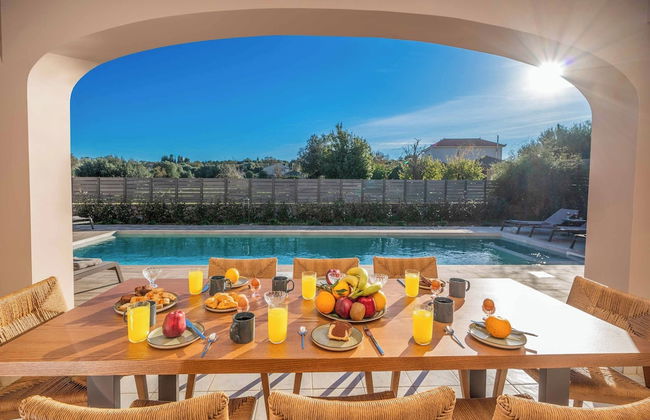 Classic Villa - Photo 13