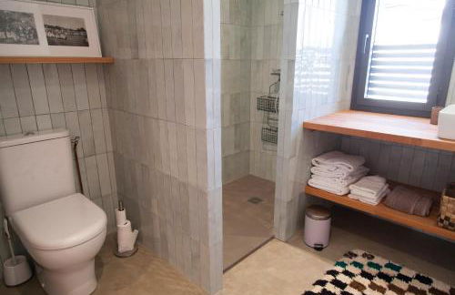 Maison colorée dans un jardin - Foto 9