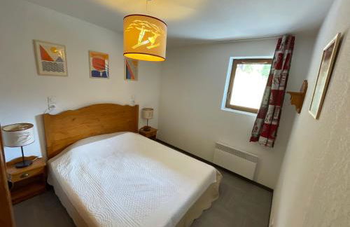 Appartement Vars sur les pistes de ski avec piscine - Foto 4