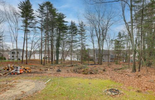 Peek-a-Boo Lake Views and Yard Windham Home - Foto 32