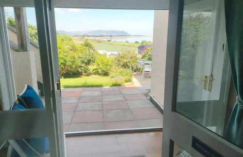 Blue Anchor House - Seaview, Hot Tub Apartments - Photo 28