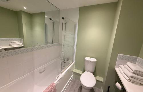 Perfect for workers, Fast WiFi, Parking - Foto 7