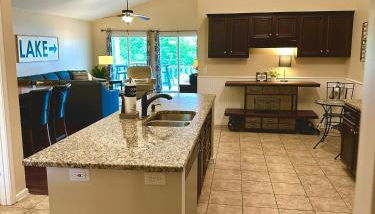 House# 50 Home Away Home (No pets) - Foto 3