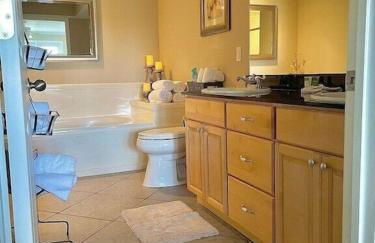 Biloxi Beach Condo - Photo 18