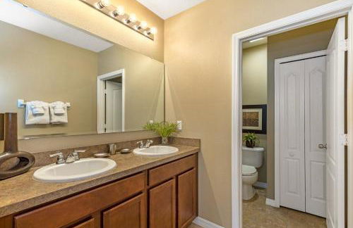 Family Friendly - South Facing Pool - Game Room - Gated - Near Disney - Foto 19