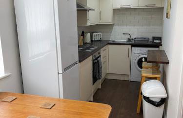 Modern, Quiet, Sleeps 10, Parking, Anfield, Beatles, Liverpool - Photo 3