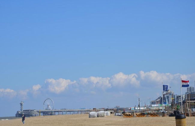 Stylish Harborfront Escape - Photo 34