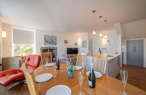 Riverside Apartment with Stunning Views & Patio - Foto 4