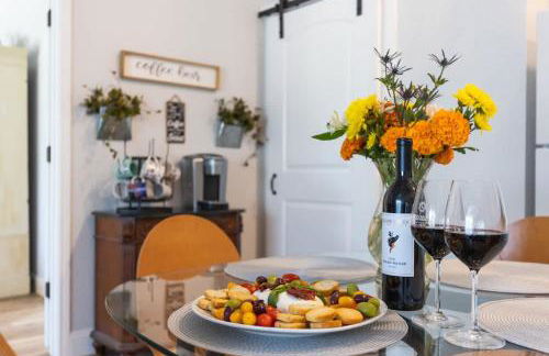 La Casita: Hot-tub & Firepit, 15 min to Fred! - Photo 25