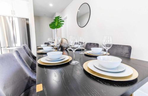 Modern 4BR Stay Premium Beds & Full Kitchen - Foto 7