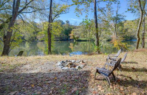 French Broad River Access Whimsical Gem with Deck - Foto 33