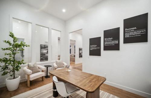 Luxe Family Retreat with Private Pickleball a Large Swim Spa indoor Movie Theatre 2 Outdoor Firepits a Home Gym and more - Foto 19