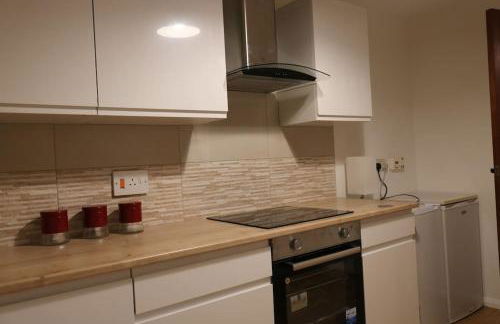 Entire -4 Bedrooms Detached House with Driveway - Foto 8