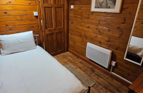 Captain’s Cabin - Photo 11