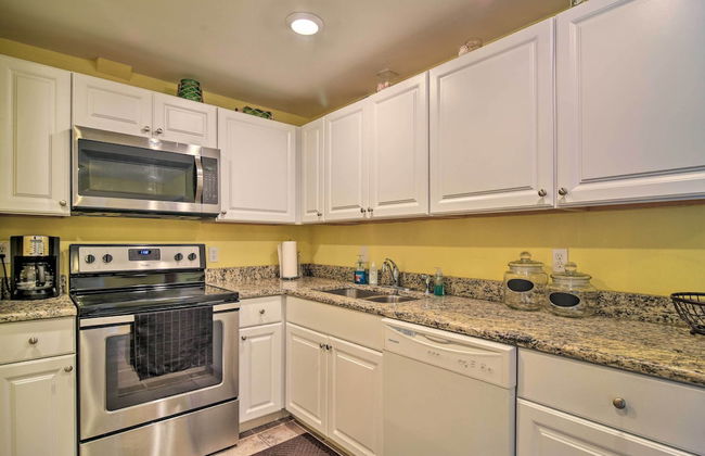 Updated Condo Near Beach: Ideal Walkable Location - Foto 40