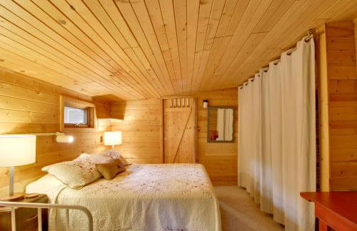 Quiet Deer River Cabin with Dock and Lake View! - Foto 17